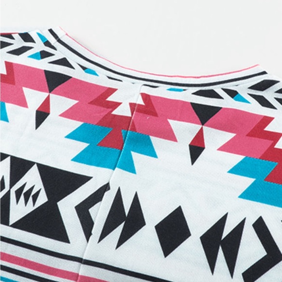 🌵Western Aztec Print Batwing Long Sleeve Top with Thumbhole Design - Picture 9 of 16